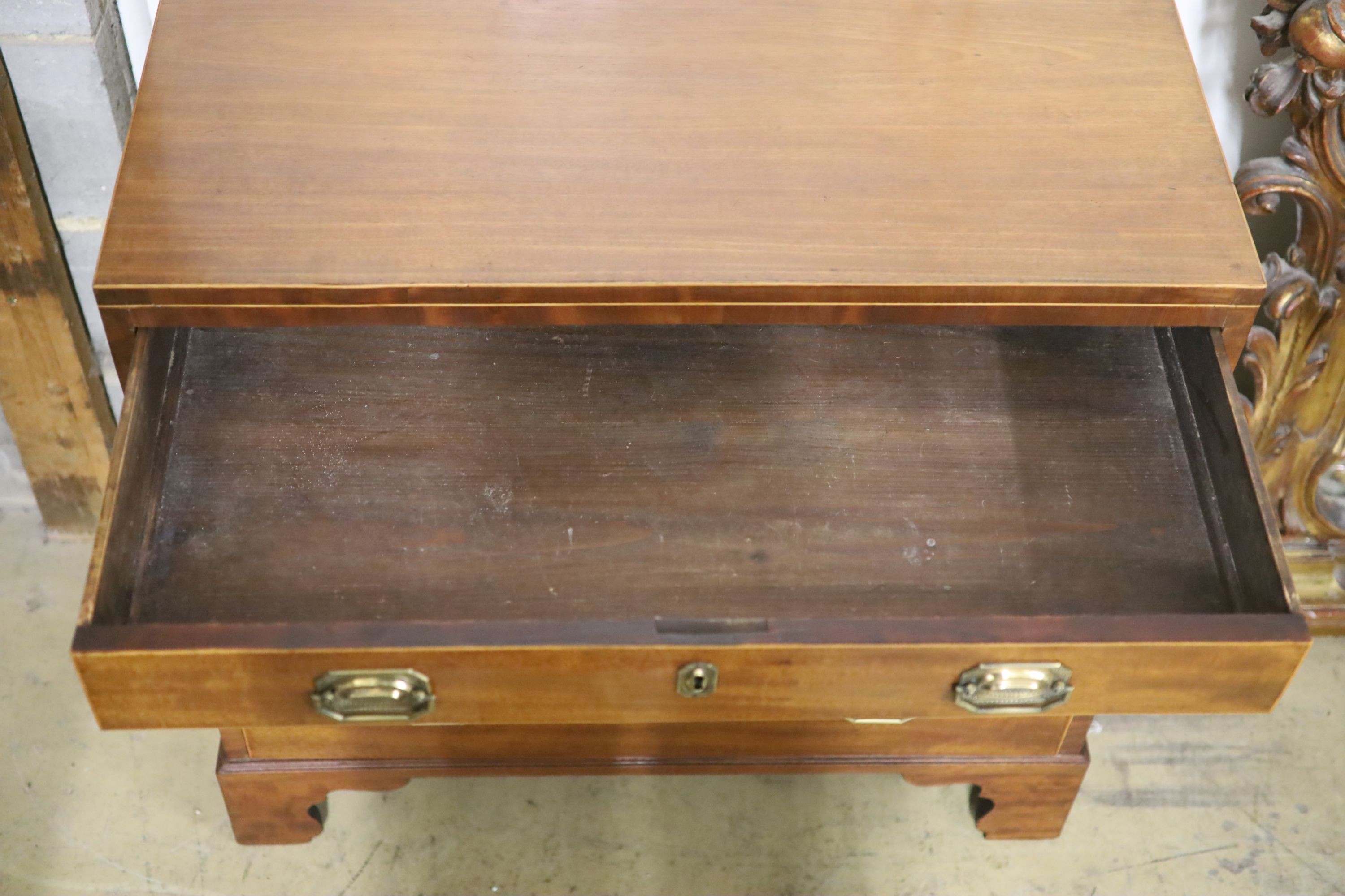 A small George IV mahogany four drawer chest, width 84cm, depth 45cm, height 82cm